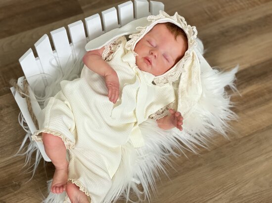 Delilah E