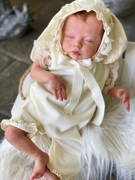 Delilah E